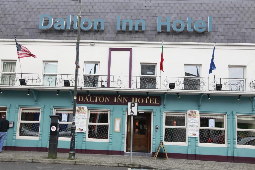 Dalton Inn Hotel Клерморис Екстериор снимка