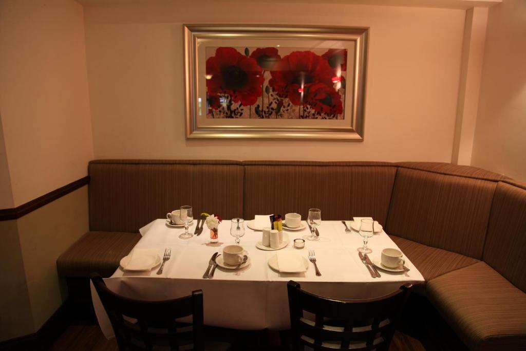 Dalton Inn Hotel Клерморис Екстериор снимка